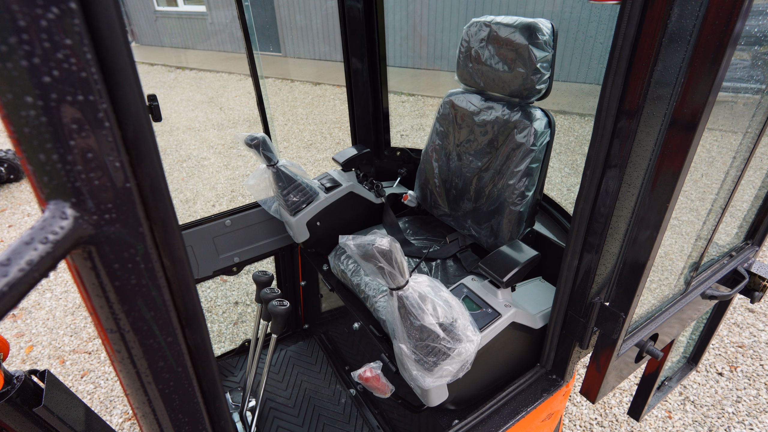 IronToy RED15 KUBOTA KAB - Image 7