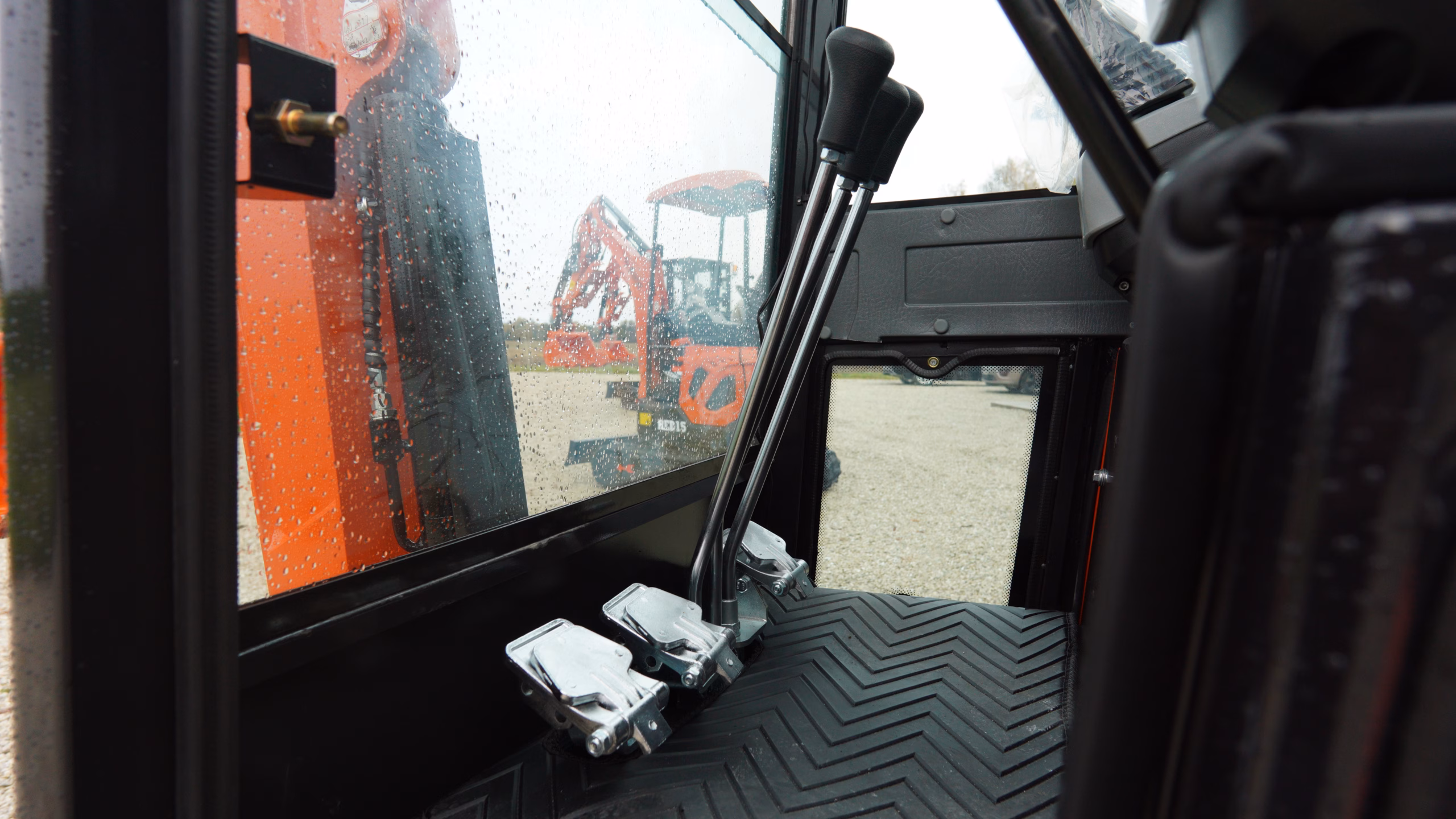 IronToy RED15 KUBOTA KAB - Image 10