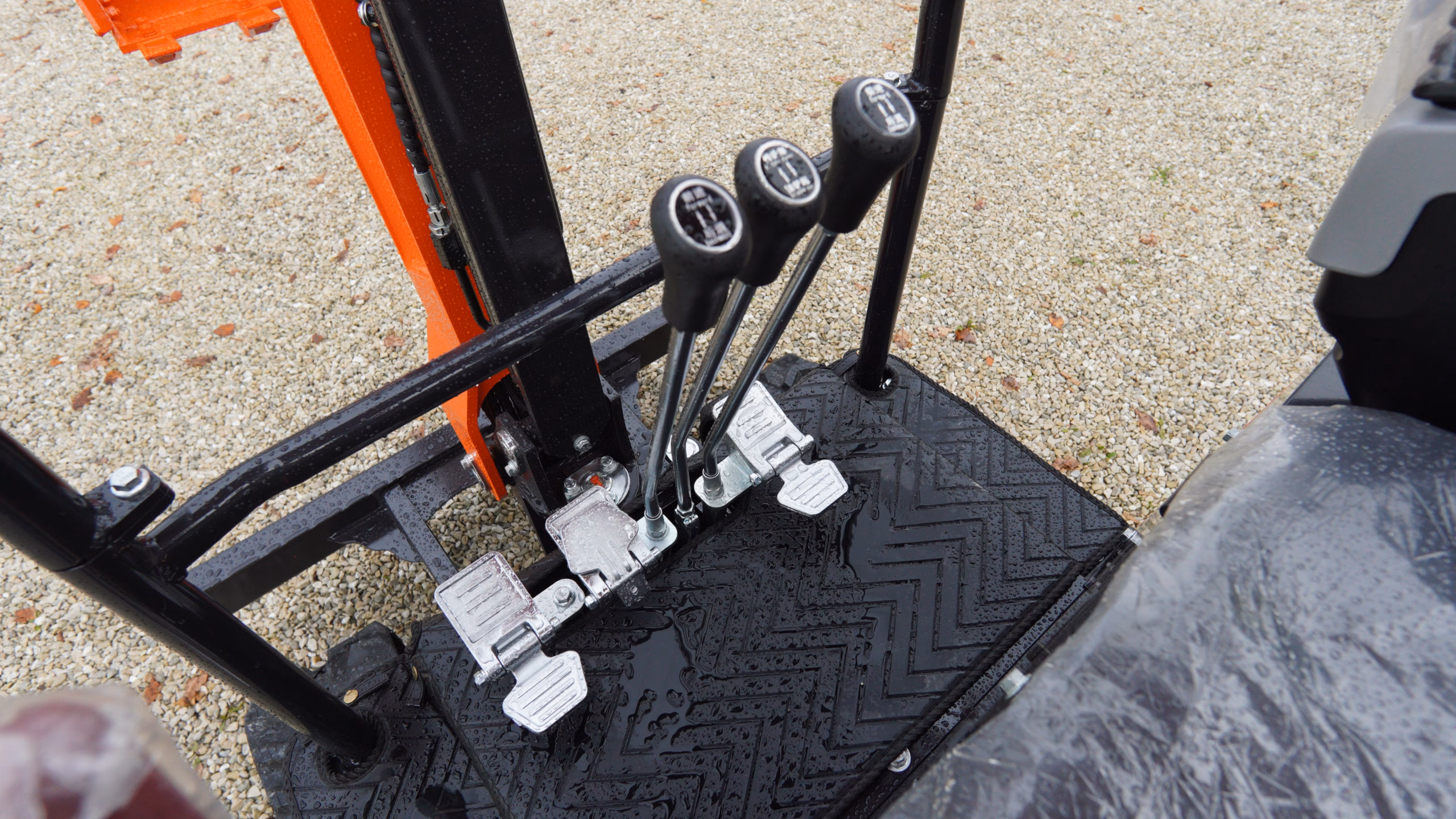 IronToy RED15 KUBOTA - Image 10