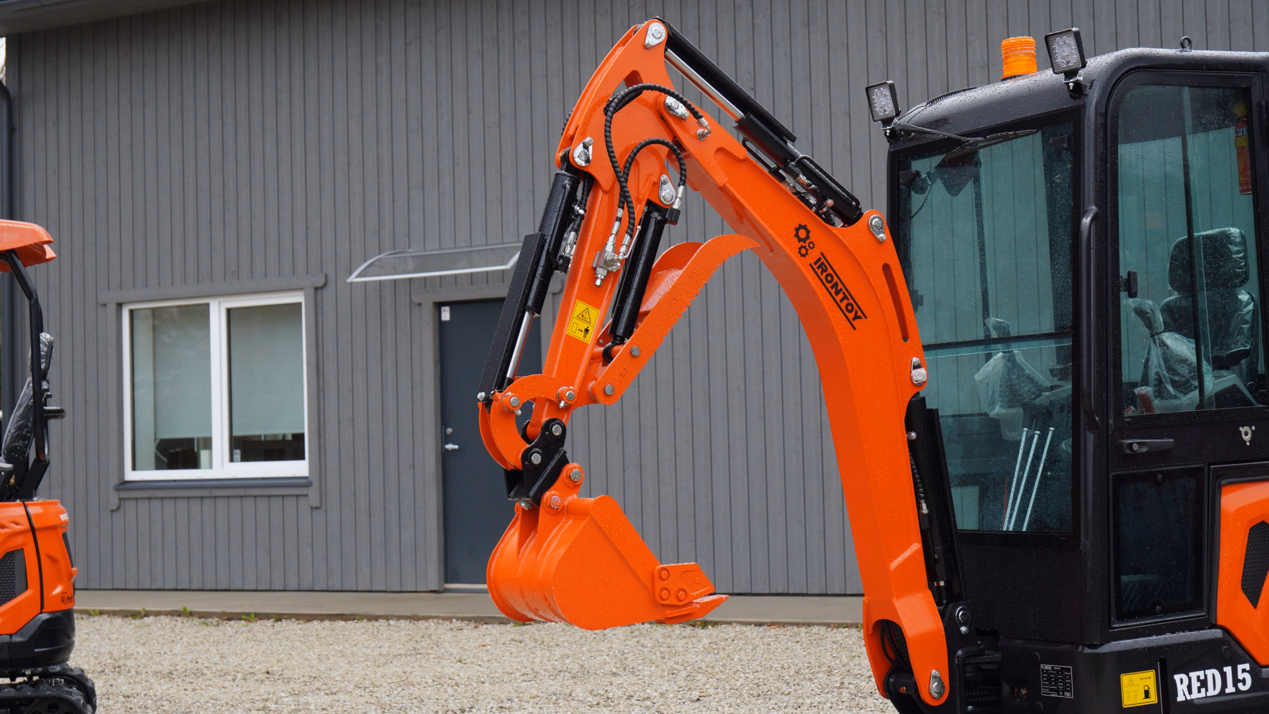 IronToy RED15 KUBOTA KAB - Image 12